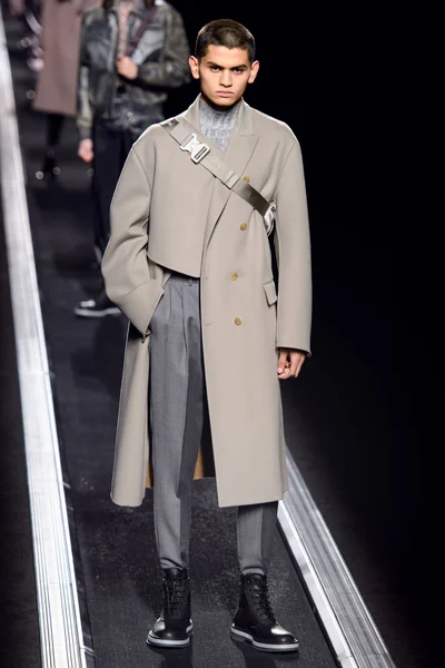 Look 33